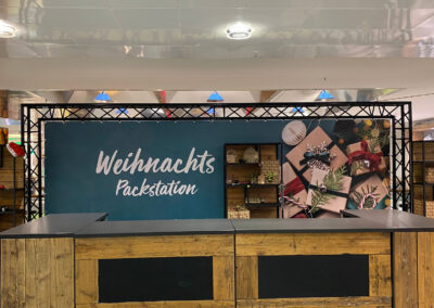 Bühnensetting Banner mit Traversen